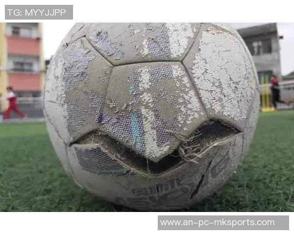 莱奥的传奇旅程：从青涩少年到世界足球巨星的成长故事